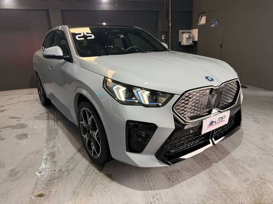 BMW iX2 64,8 KW ELÉTRICO XDRIVE30 M SPORT